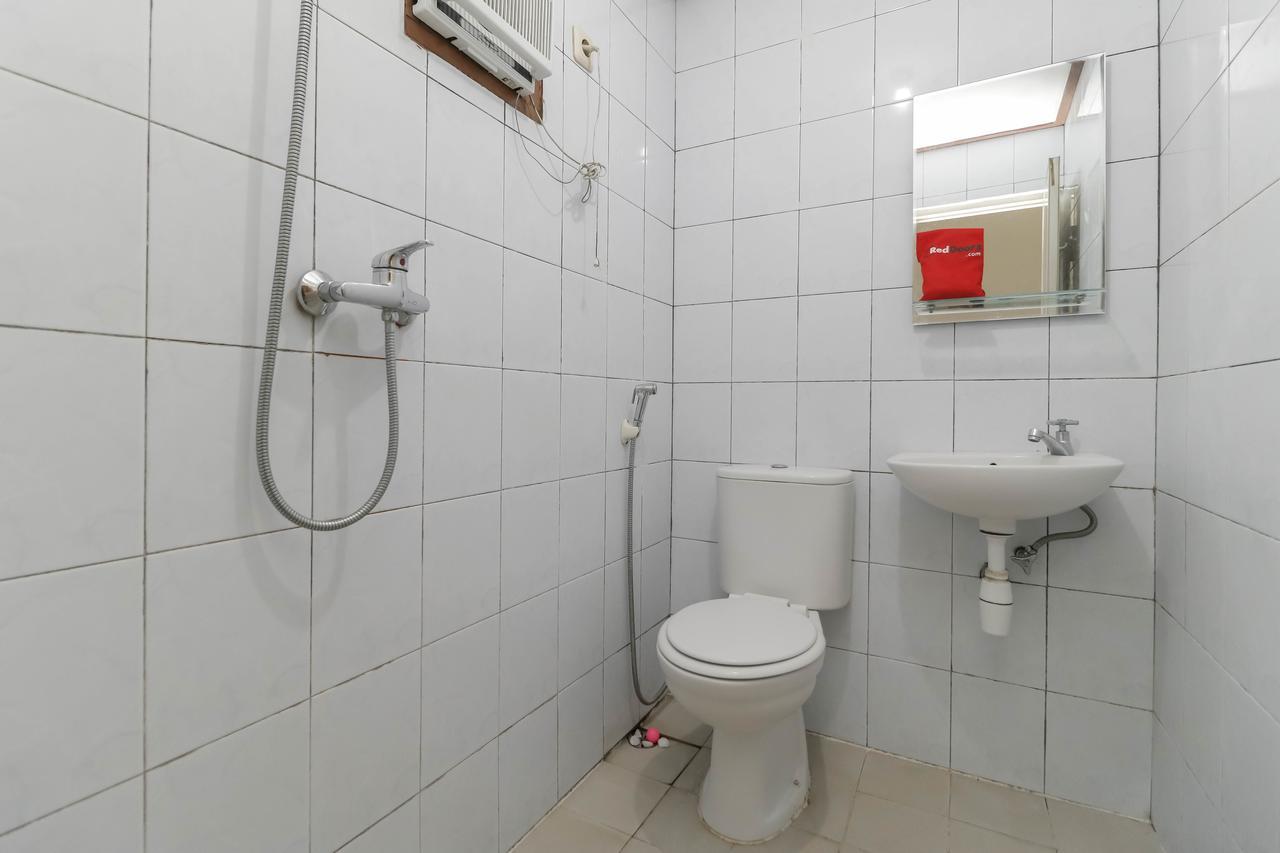 Reddoorz Plus @ Karet Pedurenan 3 Dżakarta Zewnętrze zdjęcie