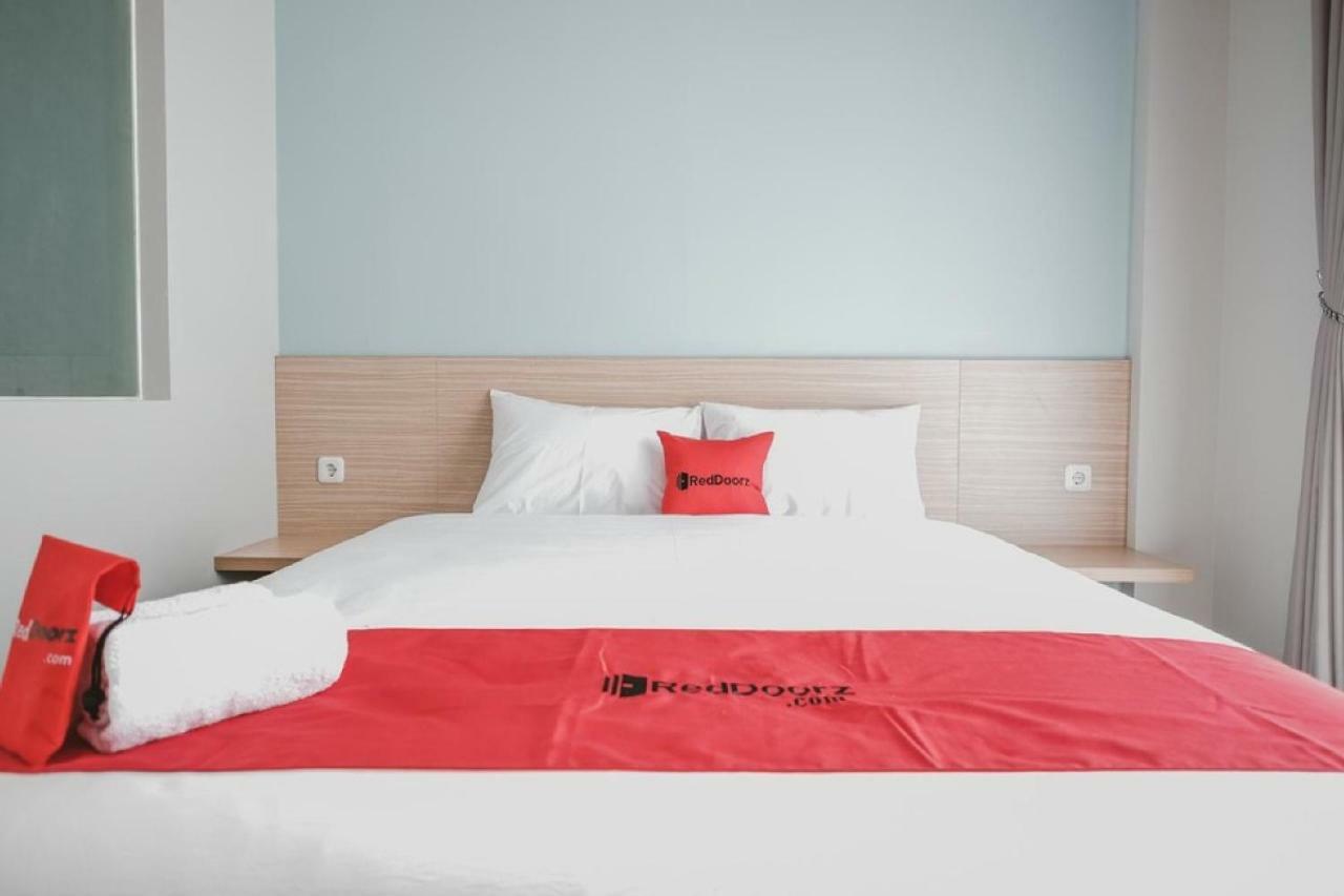 Reddoorz Plus @ Karet Pedurenan 3 Dżakarta Zewnętrze zdjęcie